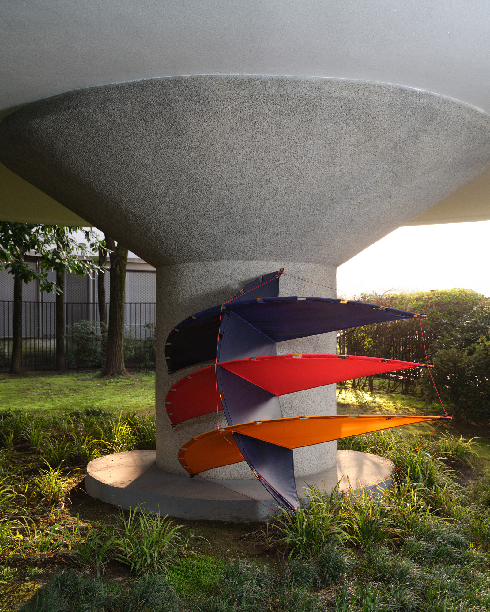 MILAN IS NOT BEAUTIFUL. MILAN IS ESSENTIAL. 18 MILAN IS NOT BEAUTIFUL. MILAN IS ESSENTIAL. 09 Salone del Mobile.Milano 2026 Forgotten Architecture Casa a tre cilindri © Louis De Belle