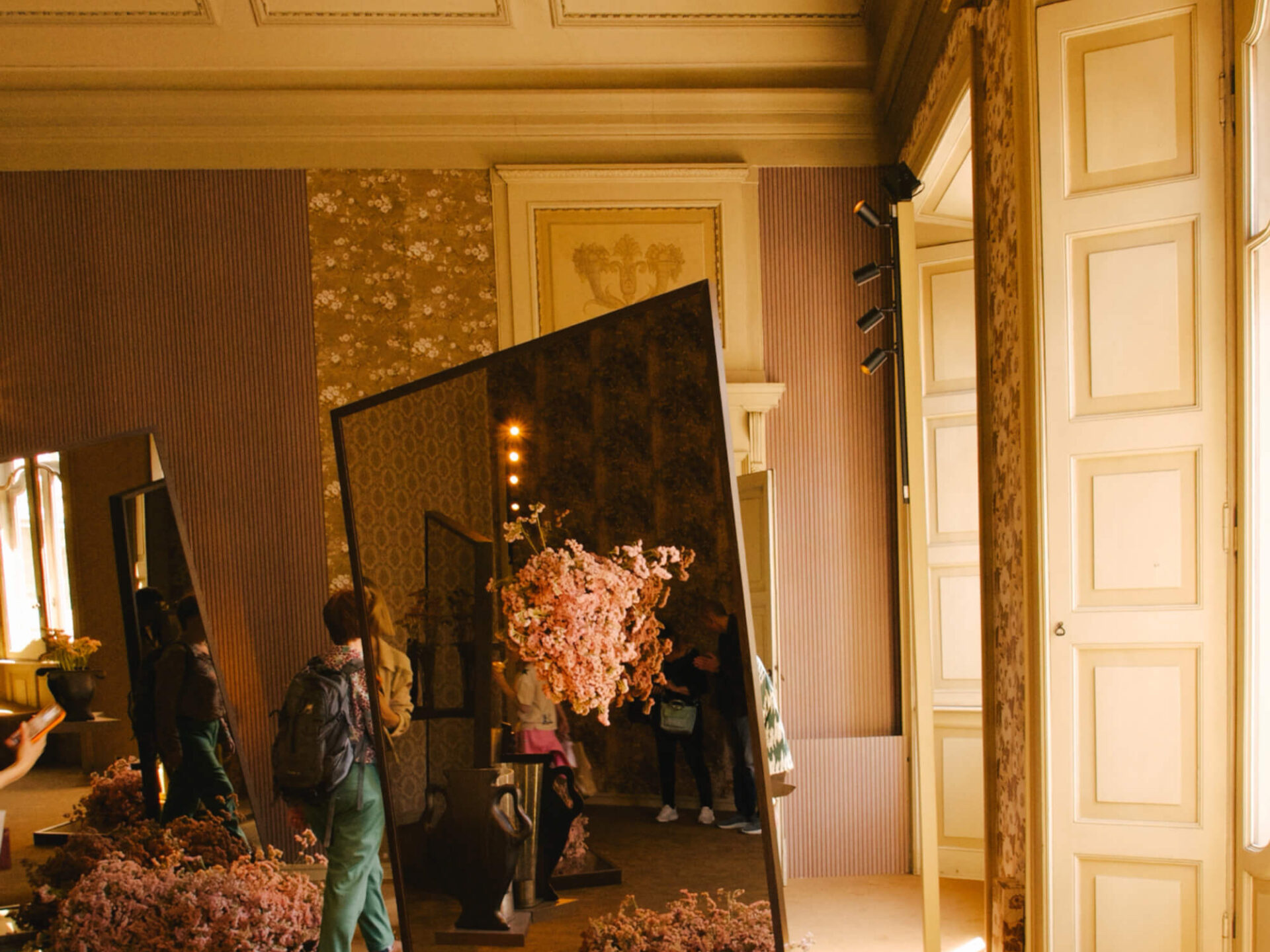 Salone del Mobile design Palazzo Acerbi Kelly Wearstler's H&M 5 55 Salone del Mobile design Palazzo Acerbi Kelly Wearstler's H&M 5 Salone del Mobile design Palazzo Acerbi Kelly Wearstlers HM 5 scaled uai