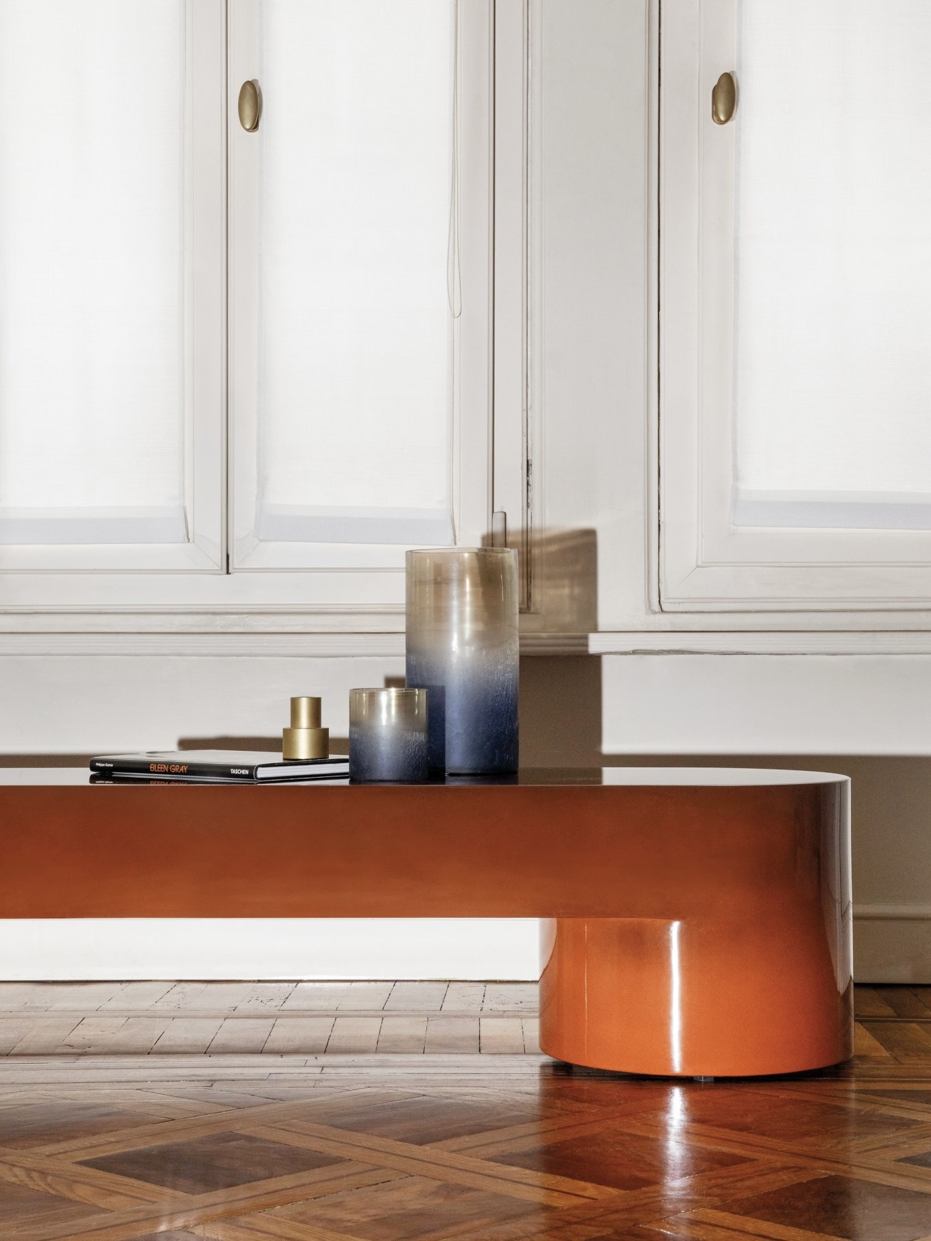 SOMASCHINI: KNOWLEDGE YOU CAN BRING INTO A ROOM BRANDS lazy O bench boccaccio detail2